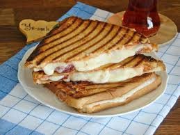 SUCUKLU-KARIŞIK TOST